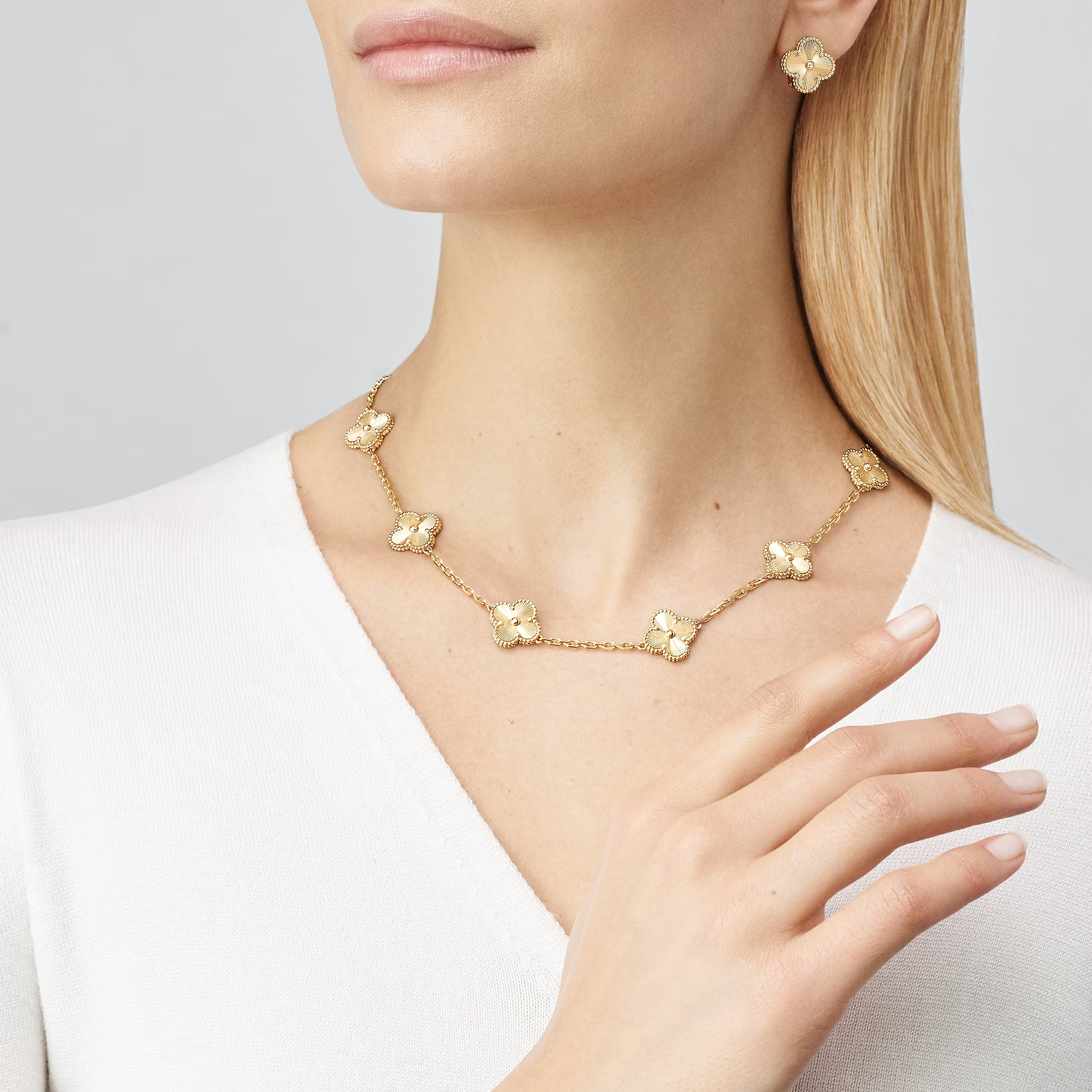 Lumière Clover Motif Necklace
