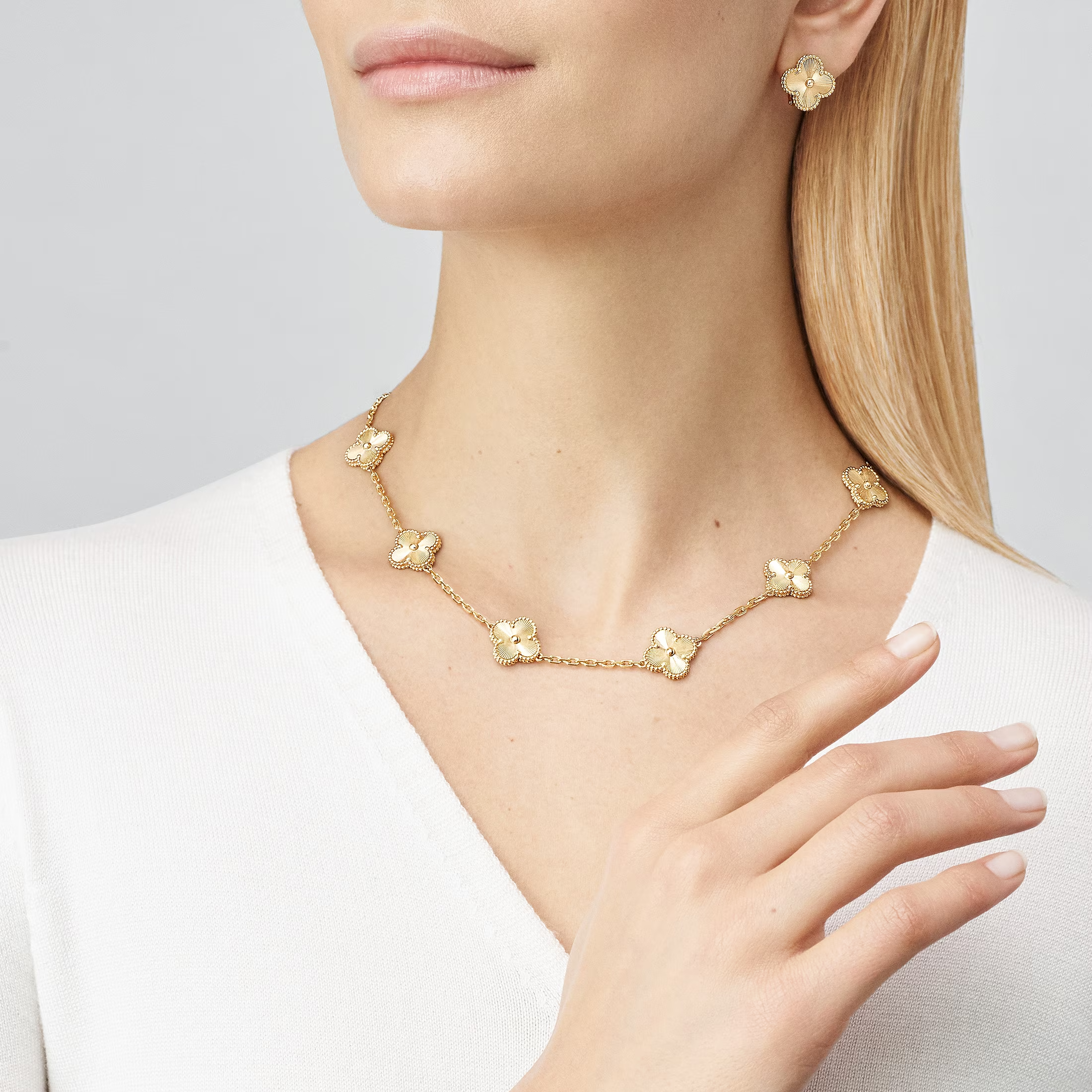 Lumière Clover Motif Earrings