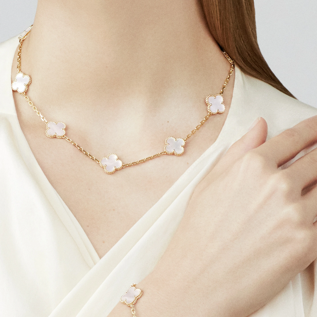 Mother-of-pearl Clover Motif Necklace