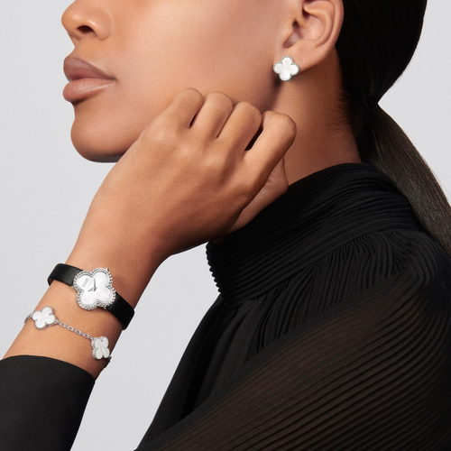 Mother-of-pearl Clover Motif Earrings