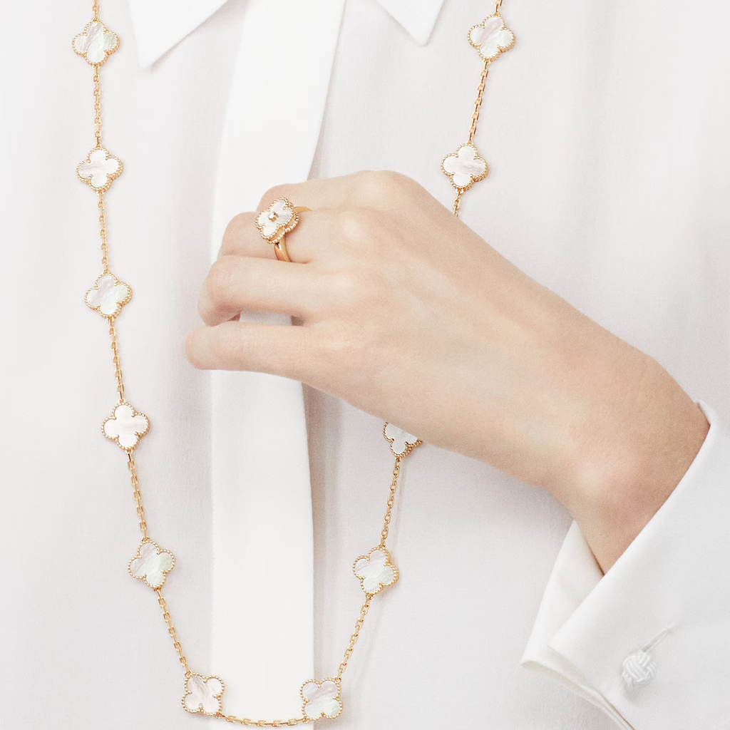 Mother-of-pearl Clover Motif Long Necklace
