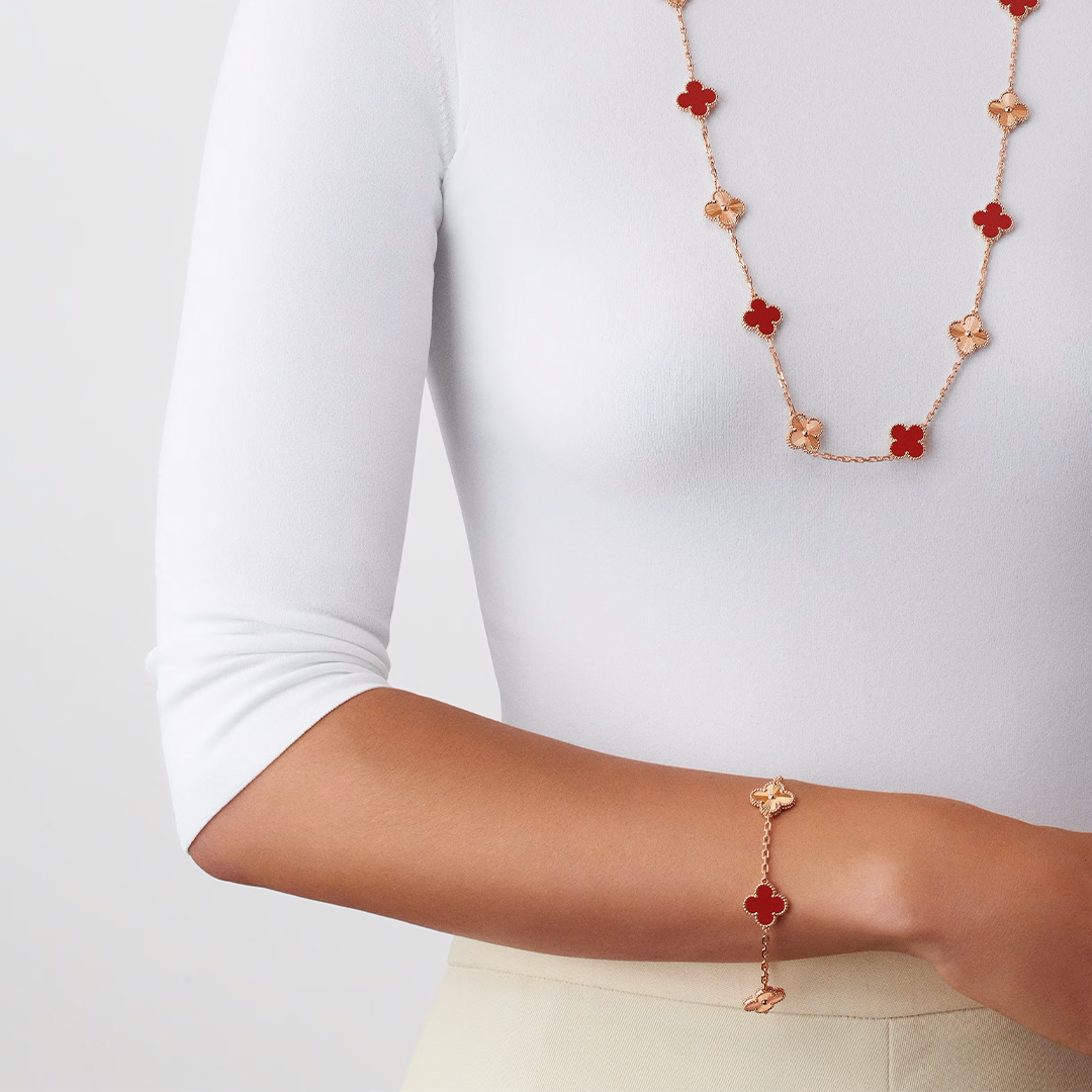 Carnelian & Lumière Clover Motif Bracelet