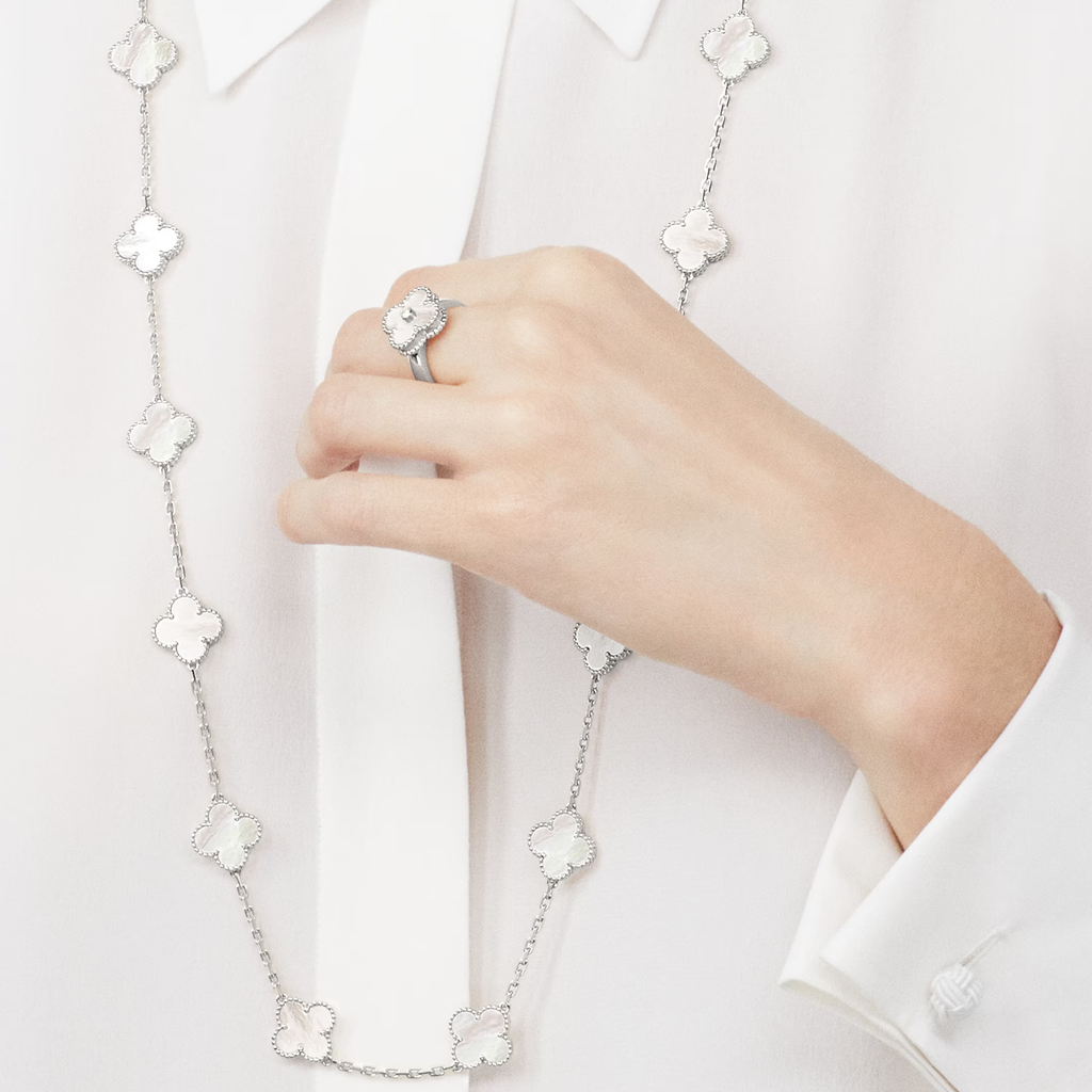 Mother-of-pearl Clover Motif Long Necklace
