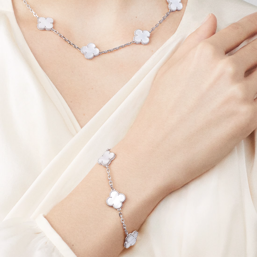 Mother-of-pearl Clover Motif Bracelet