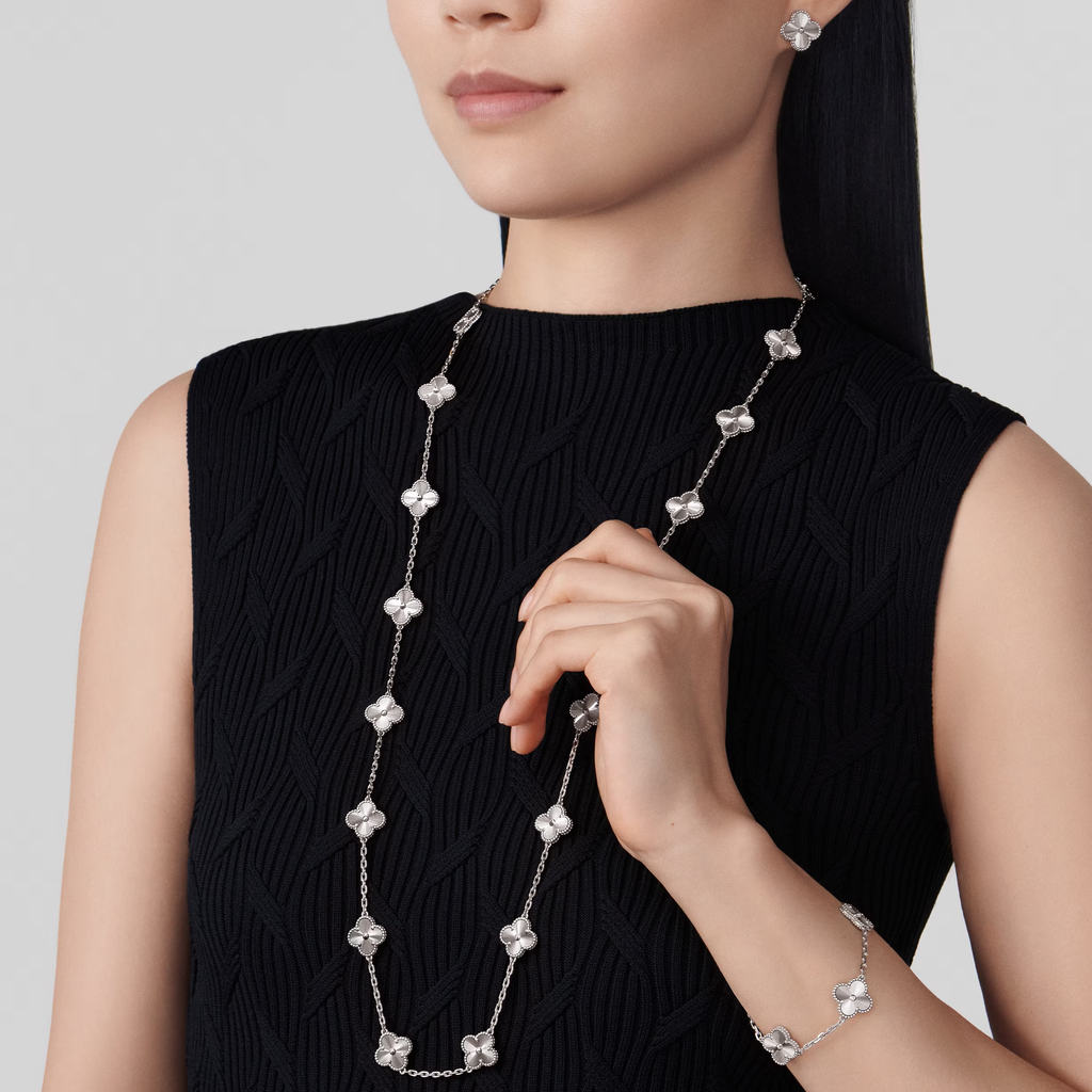 Lumière Clover Motif Long Necklace